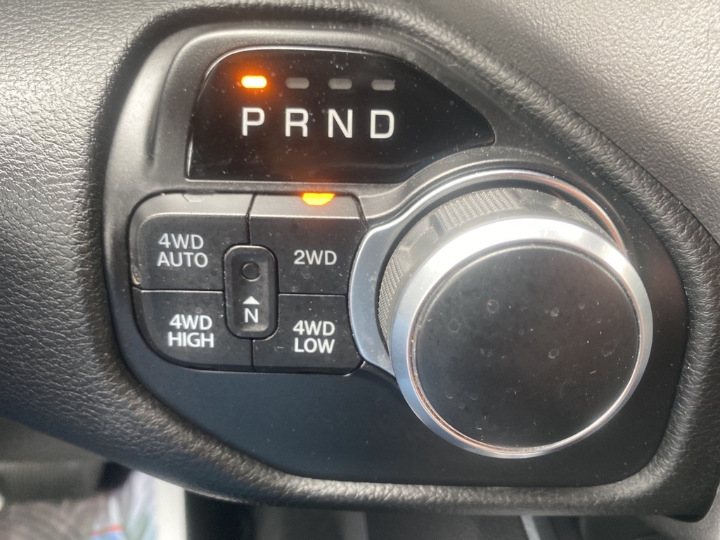 2019 ram 1500 4wd auto