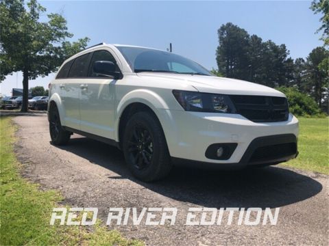 New 2019 DODGE Journey SE